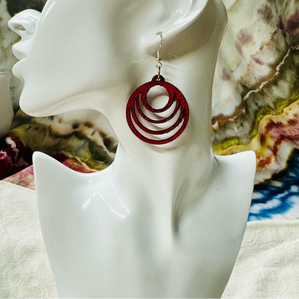 Red Leather Earrings circles medium -handmade jewelry - Picture 9 of 9
